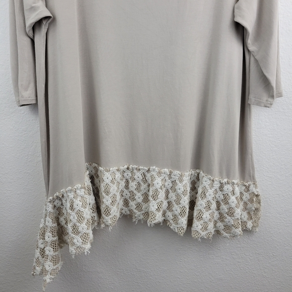 Patricia Woods Pour Filly + Colt Beige Tan Top With Crochet Detail Size Small - Picture 13 of 15